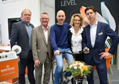 In the Bercomex stand, their Vision-Technology was highlighted this fair. With the new machines they equipped with this technique, they can sort bulbs and seed potatoes very well on quality. From left to right: Peter van Wijk, Piet Stroet, Jachim Serpenti on the bike, Sandra Meissen and Björn Bierman.